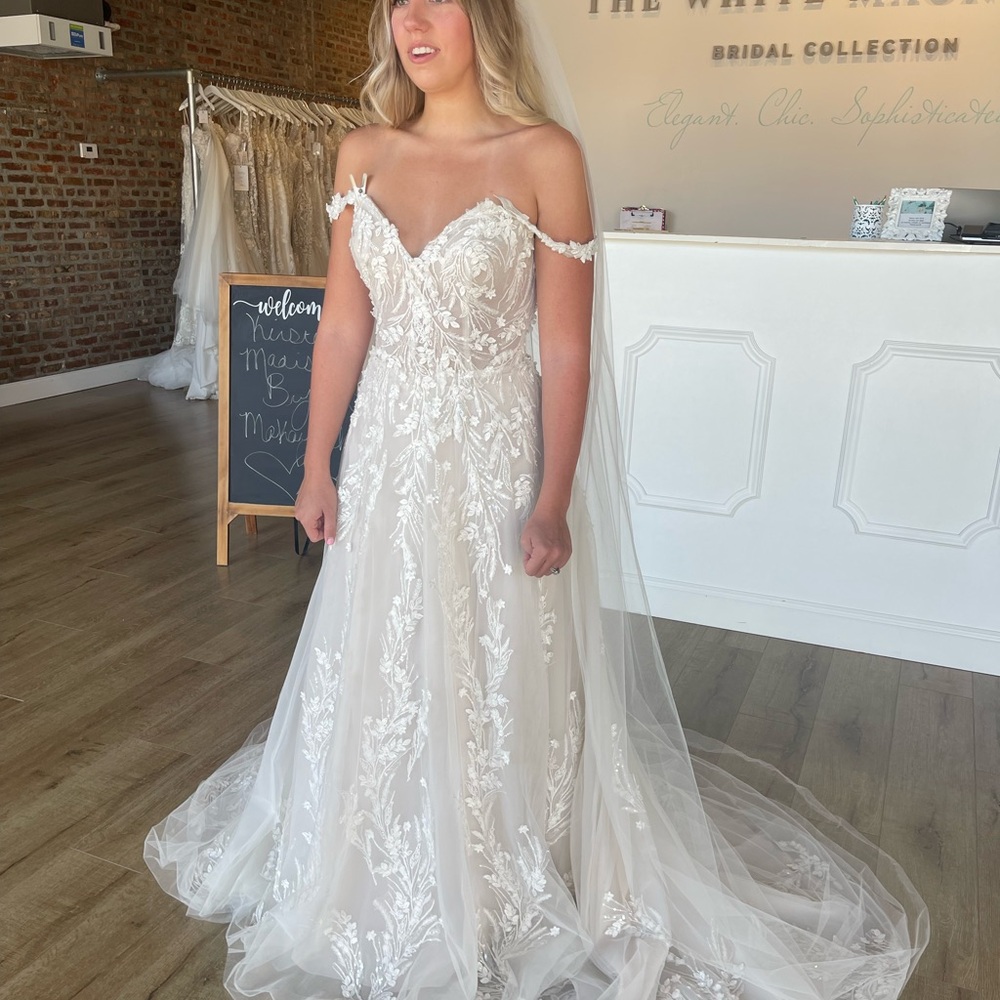Elegant White Lace Wedding Dress